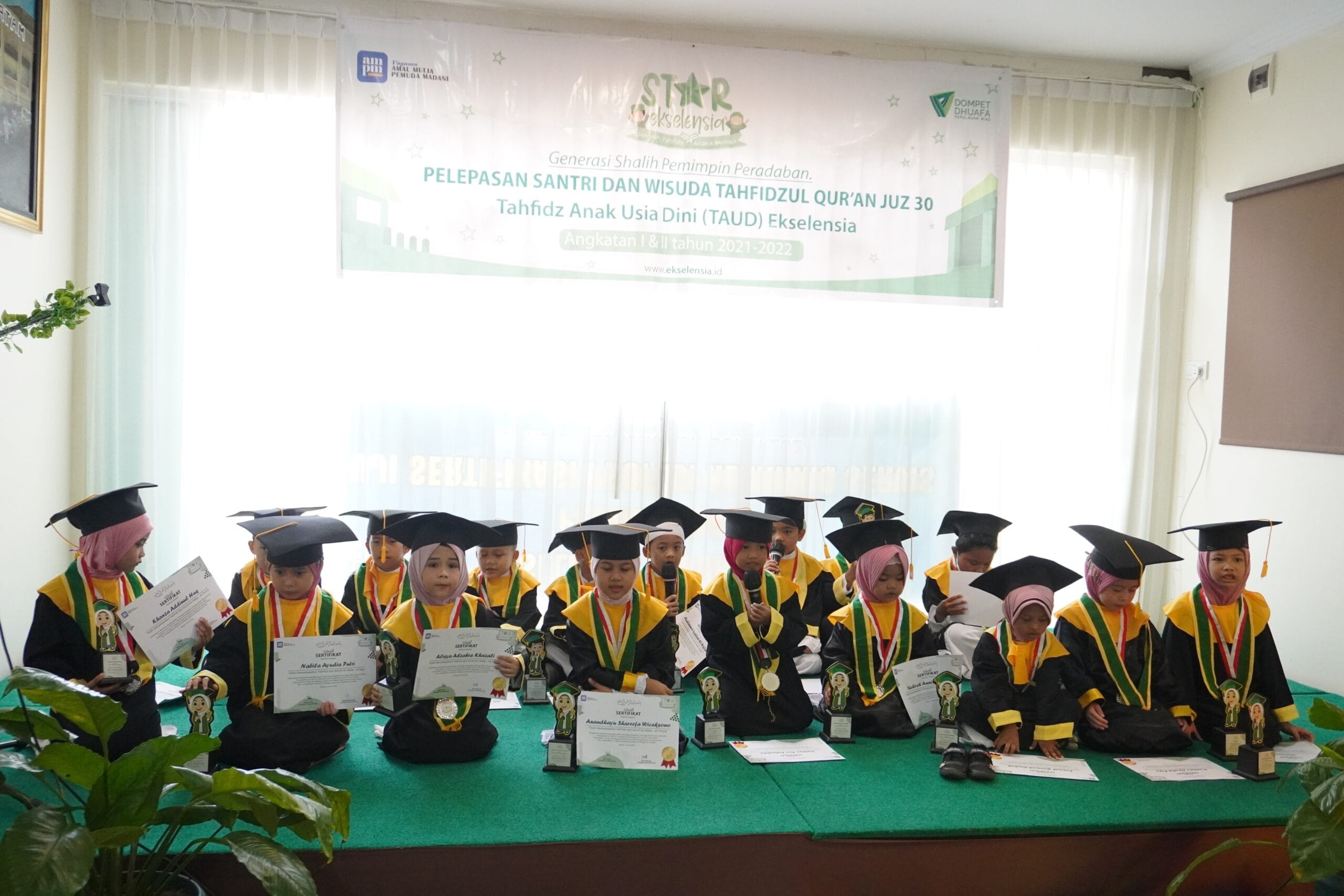 TAUD Ekselensia Wisuda Perdana