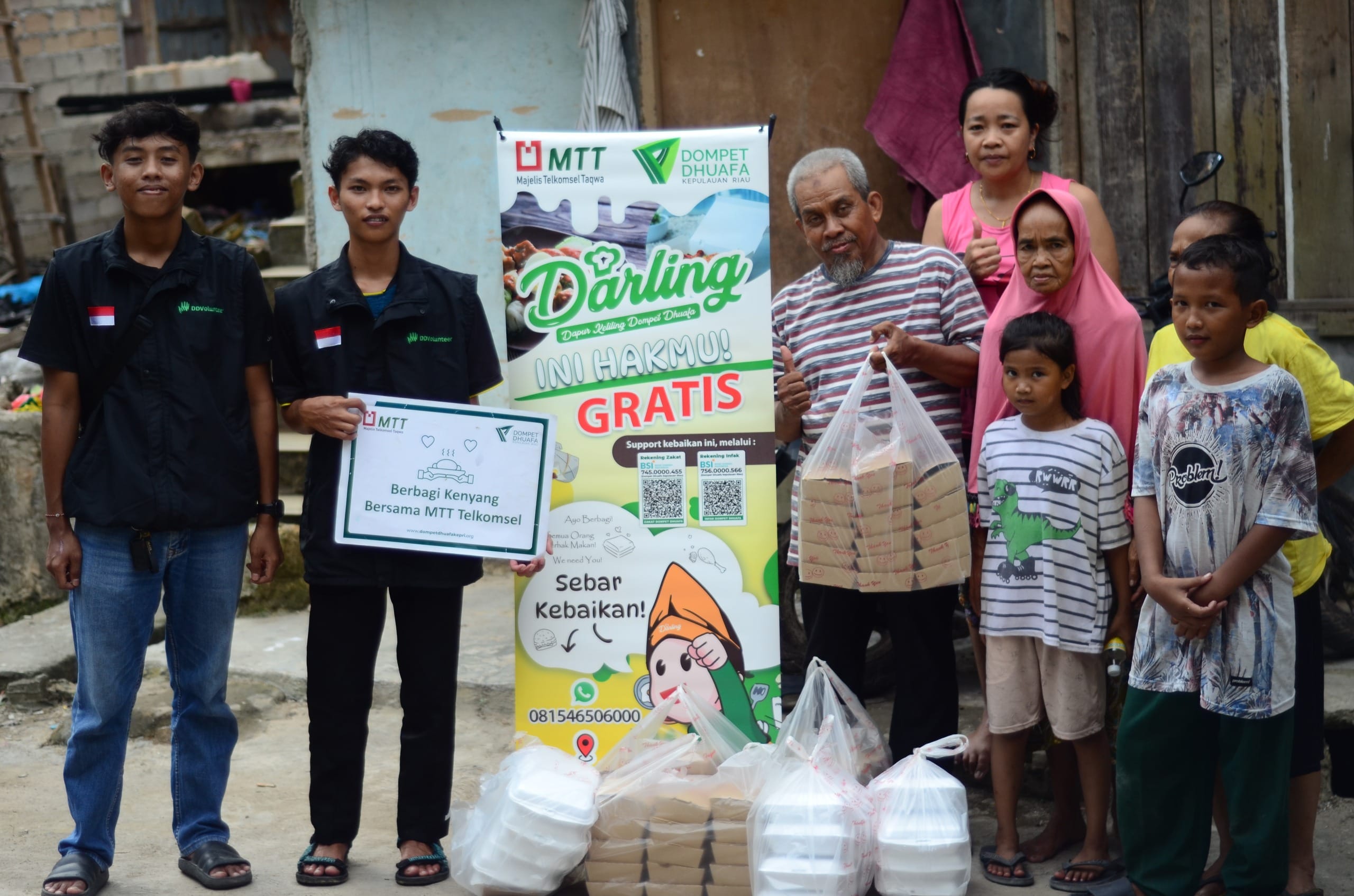 Melanjutkan Respon Kebakaran Rumah di Baloi Blok 2 Batam, MTT dan Dompet Dhuafa Kepri Distribusikan Makanan Siap Saji